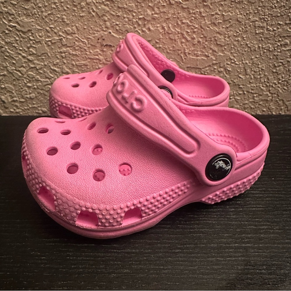 Infant Crocs Size 2/3